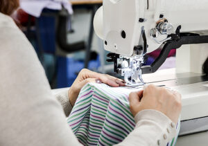 Industrial sewing machines sewing machine operator with chain